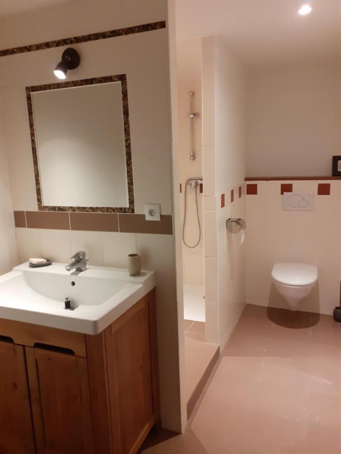 Ferme De La Basse-Cour Bed & Breakfast Gommerville ภายนอก รูปภาพ